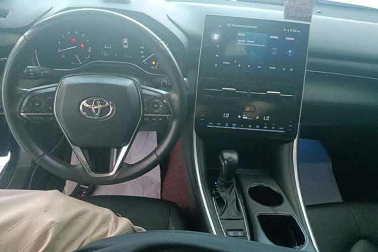 Used Toyota Avalon 2023 2.0L Luxury Edition Center Console