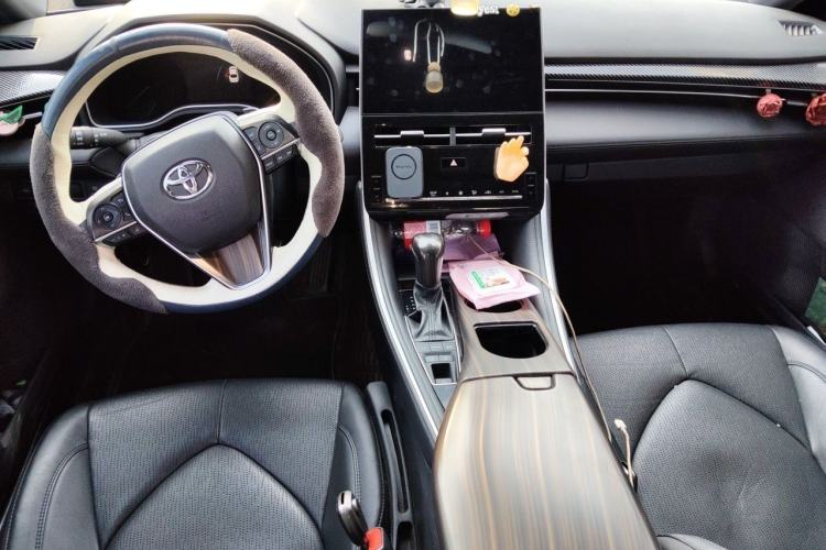 Used Toyota Avalon 2023 2.5L Luxury Edition Center Console