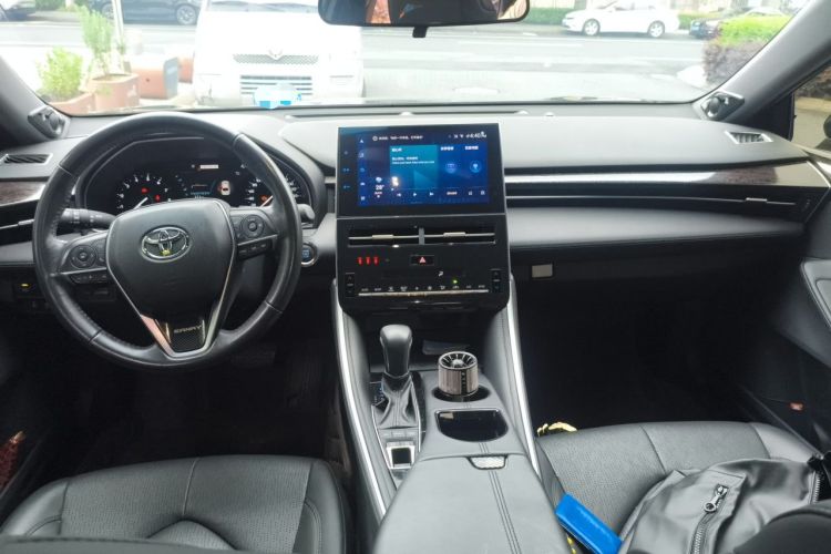 Used Toyota Avalon 2023 2.5L Luxury Edition Center Console