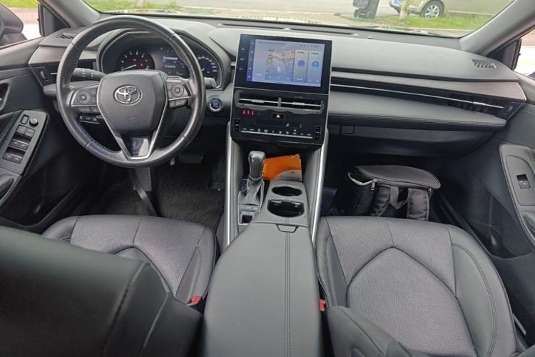 Used Toyota Avalon 2023 2.5L Luxury Edition Center Console