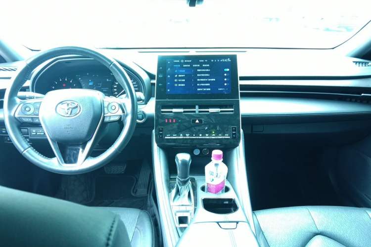 Used Toyota Avalon 2023 2.5L Luxury Edition Center Console