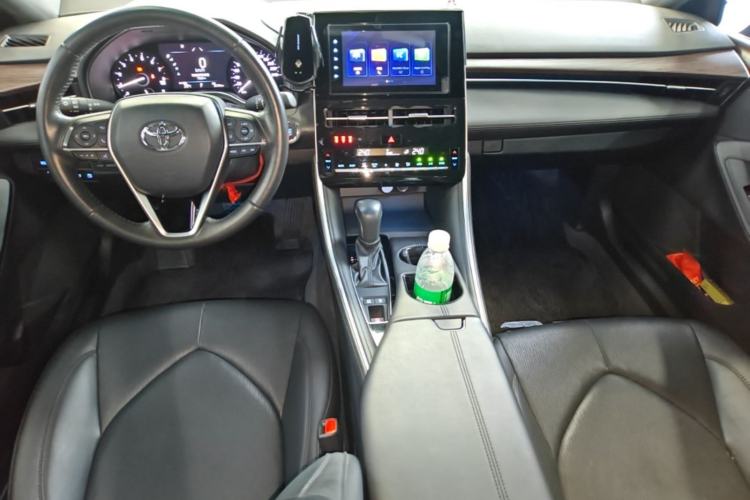 Used Toyota Avalon 2023 2.0L Luxury Edition Center Console