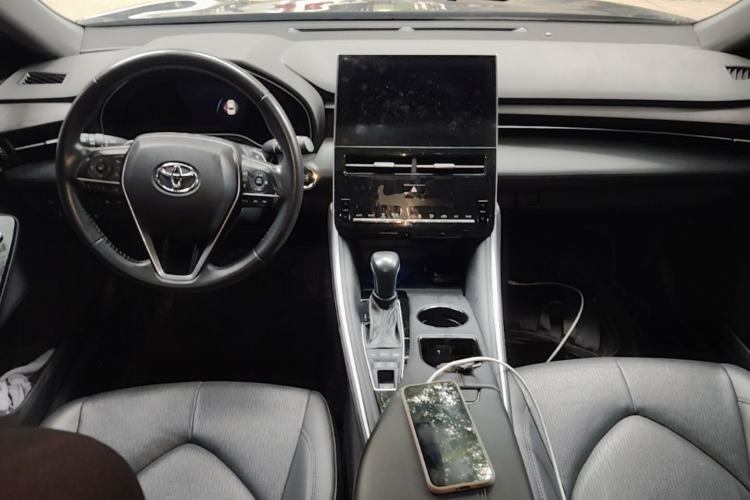 Used Toyota Avalon 2023 2.5L Luxury Edition Center Console