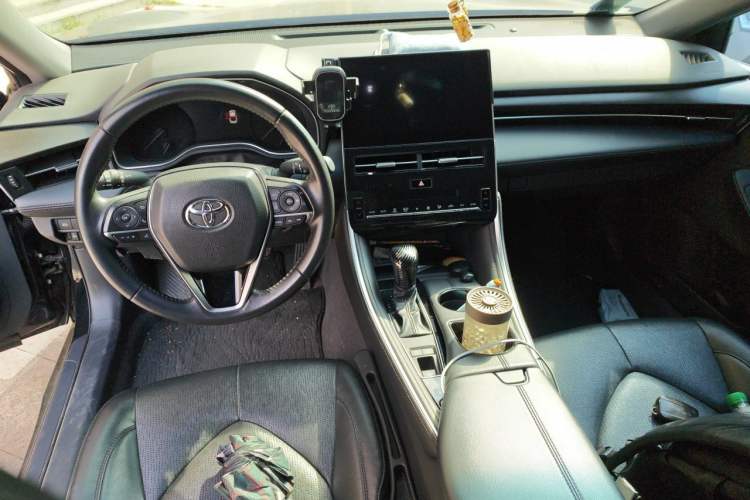 Used Toyota Avalon 2023 2.0L Luxury Edition Center Console