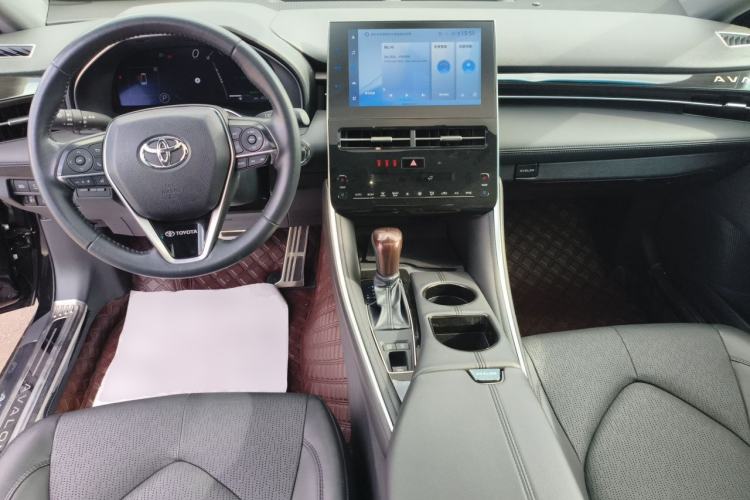 Used Toyota Avalon 2023 2.0L XLE Deluxe Edition Center Console