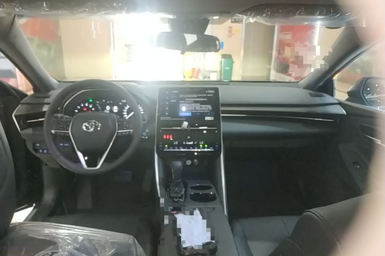Used Toyota Avalon 2023 2.0L Luxury Edition Center Console