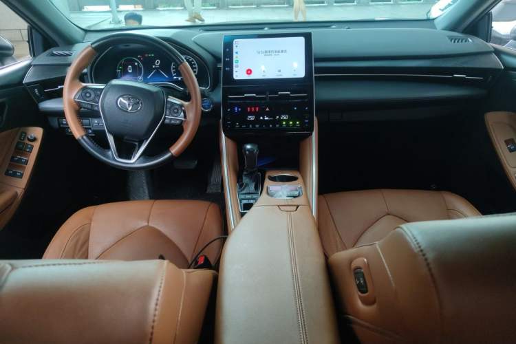 Used Toyota Avalon 2023 Dual-Motor 2.5L XLE Prestige Edition Center Console