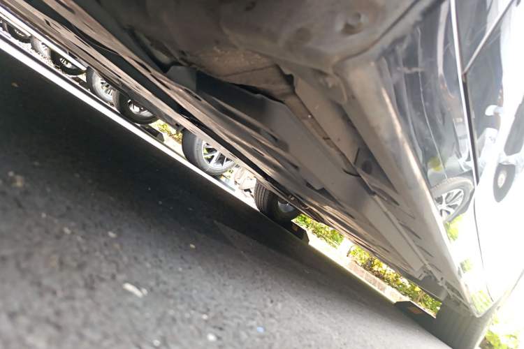 Used Toyota Avalon 2023 2.0L Premium Edition Chassis Front Left