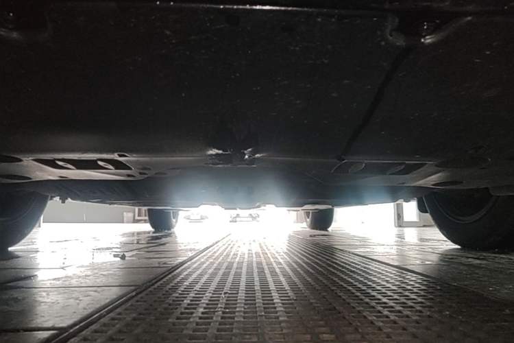 Used Toyota Avalon 2023 Dual-Engine 2.5L Luxury Edition Chassis Front