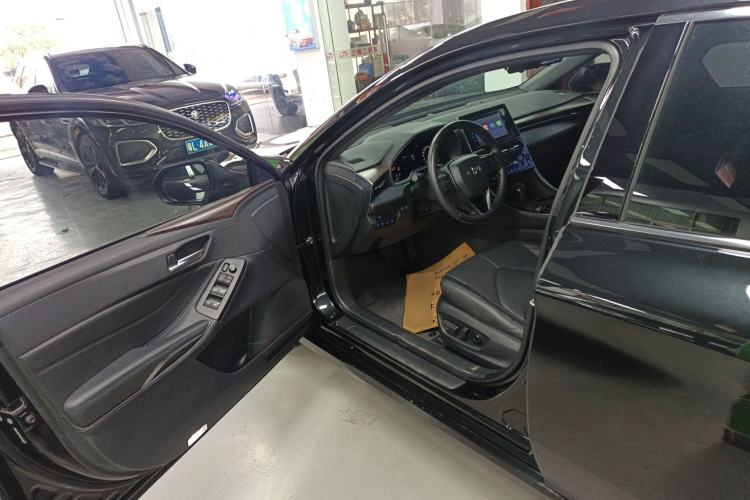 Used Toyota Avalon 2023 2.0L Premium Edition Driver Seat