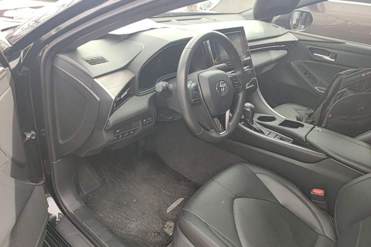 Used Toyota Avalon 2023 2.0L Premium Edition Driver Seat