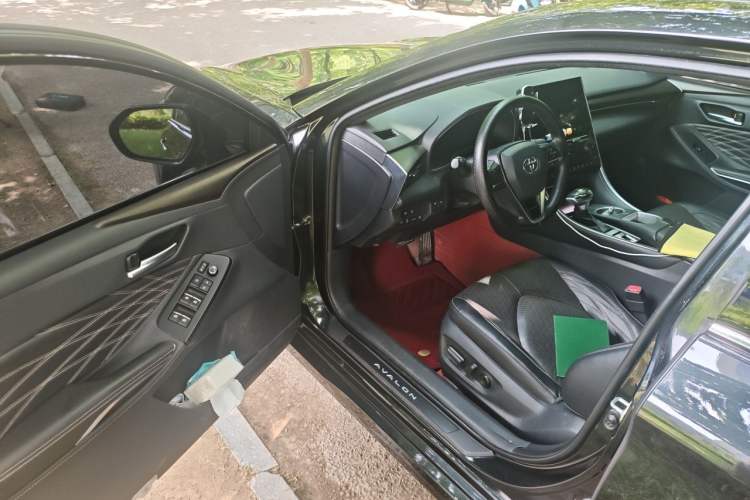 Used Toyota Avalon 2023 2.5L Touring Premium Edition Driver Seat