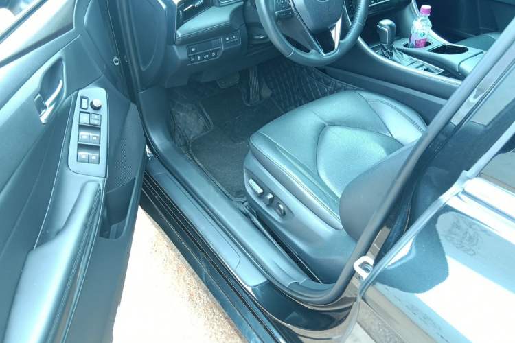 Used Toyota Avalon 2023 2.5L Luxury Edition Driver Seat