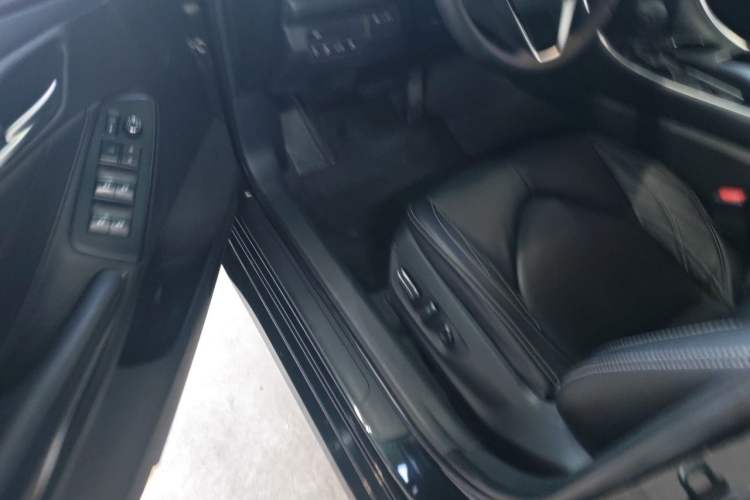 Used Toyota Avalon 2023 2.0L Luxury Edition Driver Seat
