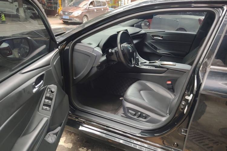 Used Toyota Avalon 2023 2.5L Luxury Edition Driver Seat