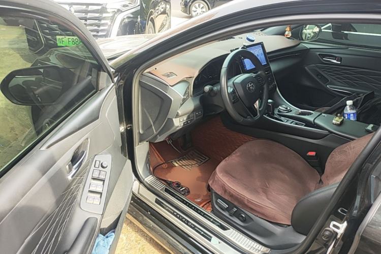 Used Toyota Avalon 2023 Dual-Motor 2.5L XLE Prestige Edition Driver Seat