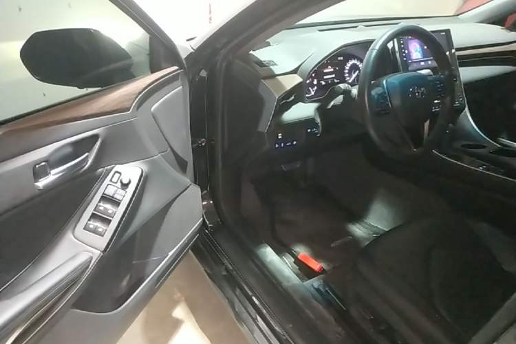 Used Toyota Avalon 2023 2.0L Premium Edition Driver Seat