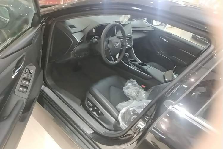 Used Toyota Avalon 2023 2.0L Luxury Edition Driver Seat