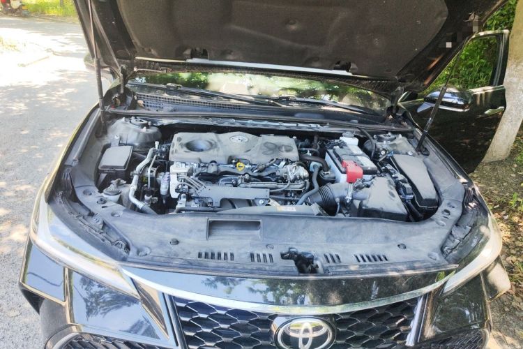 Used Toyota Avalon 2023 2.5L Touring Premium Edition Engine Bay
