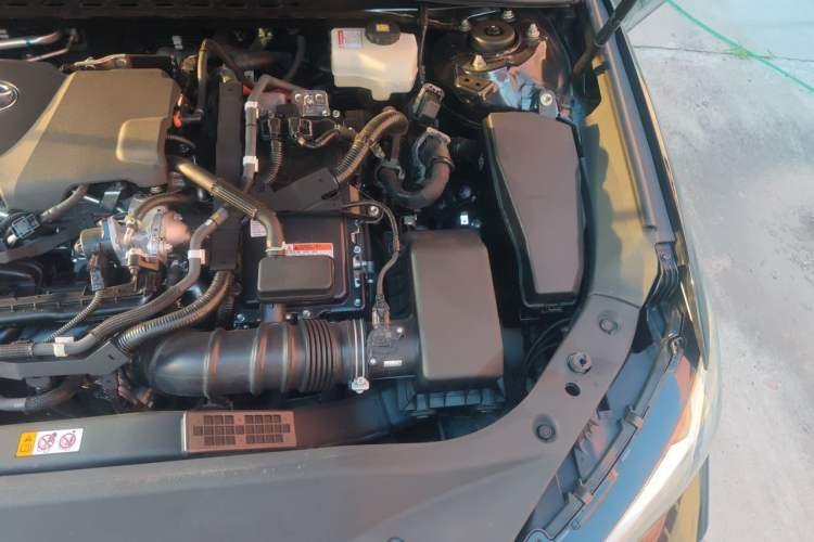 Used Toyota Avalon 2023 Dual-Motor 2.5L XLE Prestige Edition Engine Bay Left
