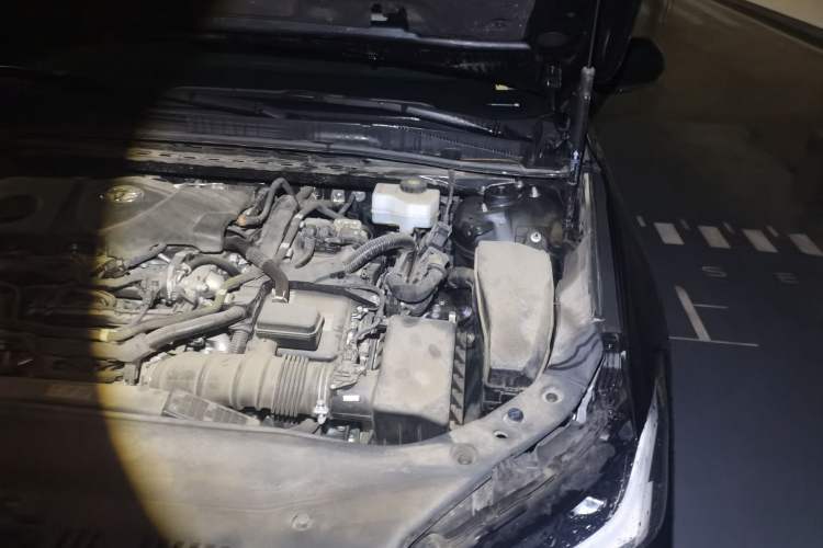 Used Toyota Avalon 2023 Dual-Motor 2.5L XLE Prestige Edition Engine Bay Left