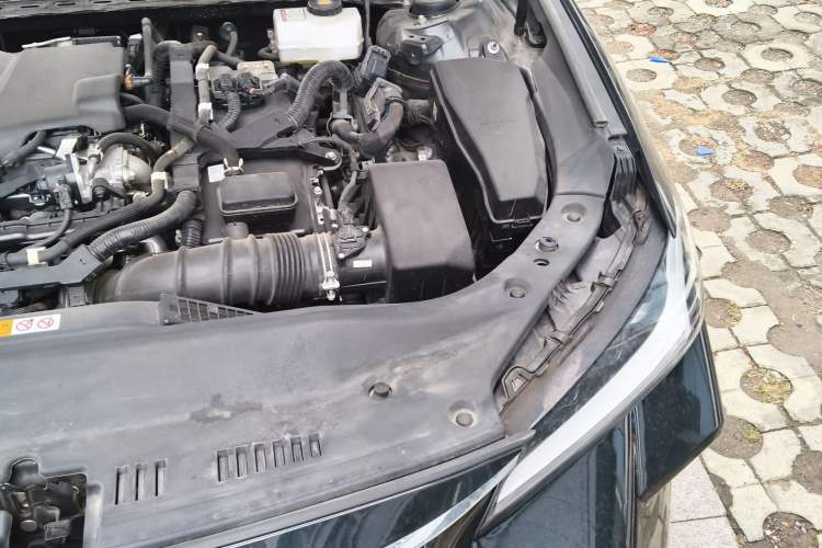 Used Toyota Avalon 2023 Dual-Motor 2.5L XLE Prestige Edition Engine Bay Left