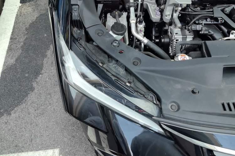 Used Toyota Avalon 2023 2.0L XLE Deluxe Edition Engine Bay Right