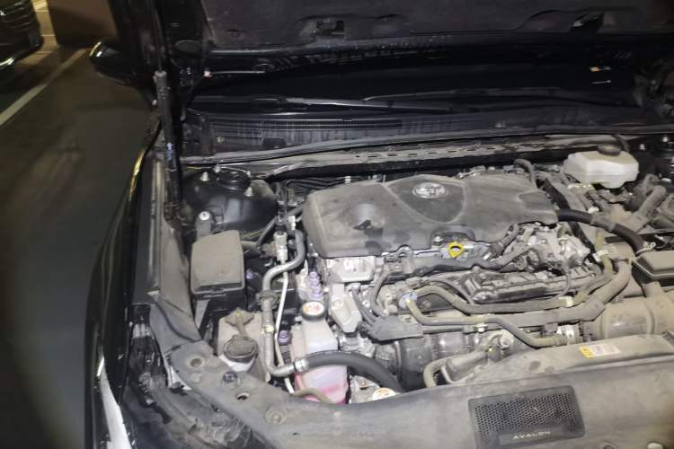 Used Toyota Avalon 2023 Dual-Motor 2.5L XLE Prestige Edition Engine Bay Right