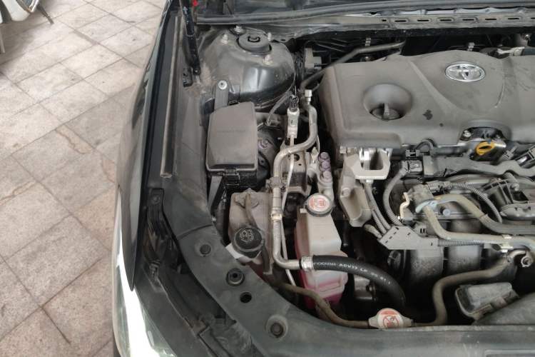 Used Toyota Avalon 2023 Dual-Motor 2.5L XLE Prestige Edition Engine Bay Right