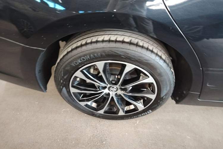 Used Toyota Avalon 2023 Dual-Engine 2.5L Luxury Edition Exterior 3