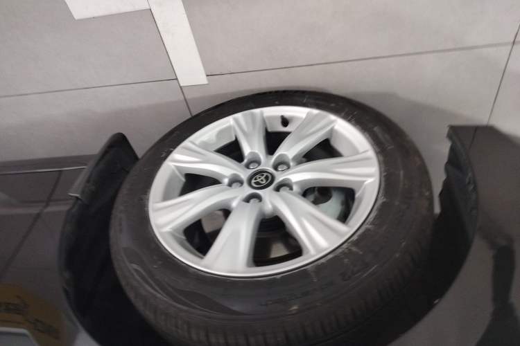 Used Toyota Avalon 2023 Dual-Motor 2.5L Progressive Edition Exterior 4