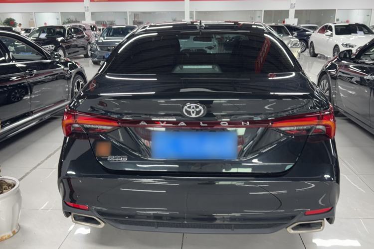Used Toyota Avalon 2023 2.0L Premium Edition Exterior 4