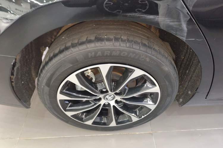 Used Toyota Avalon 2023 2.0L Premium Edition Exterior 5