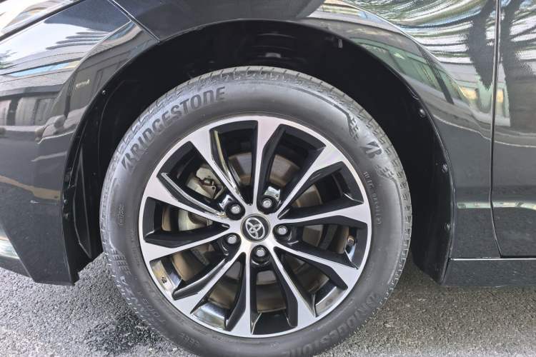 Used Toyota Avalon 2023 2.0L Premium Edition Exterior 8