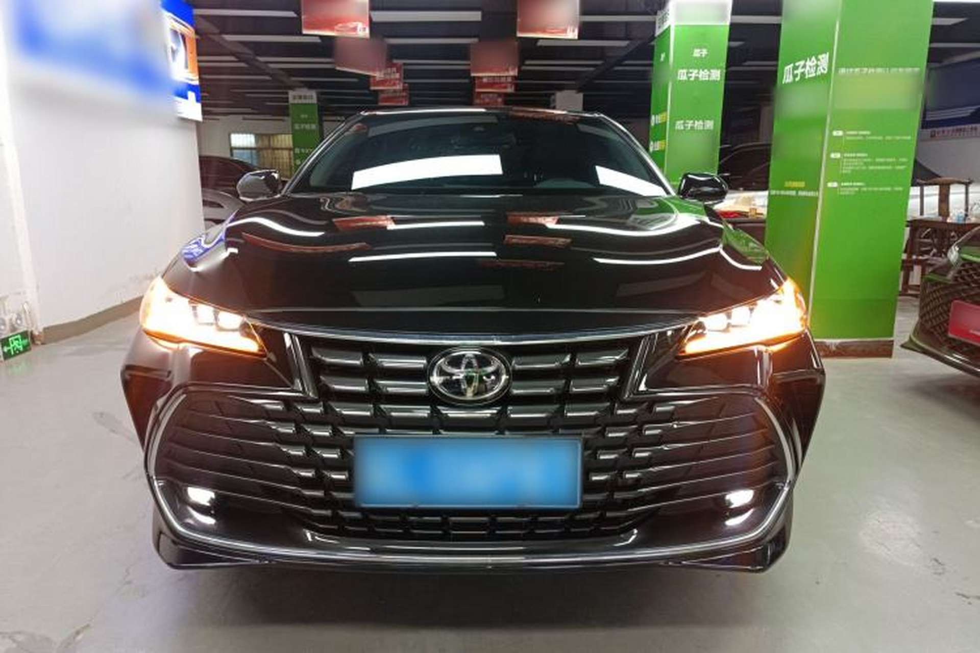 Used Toyota Avalon 2023 2.0L Premium Edition Front