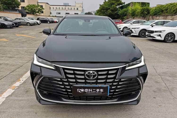 Used Toyota Avalon 2023 2.0L XLE Deluxe Edition Front