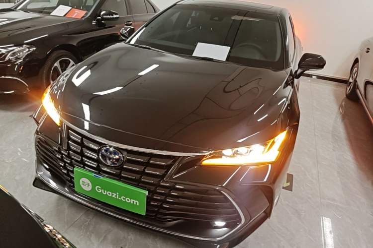 Used Toyota Avalon 2023 Dual-Engine 2.5L Luxury Edition Front