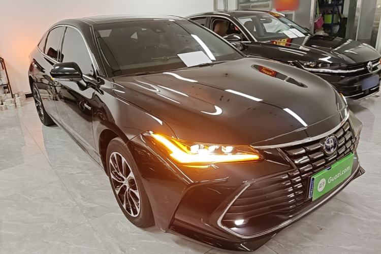 Used Toyota Avalon 2023 Dual-Engine 2.5L Luxury Edition Front Right 45 Deg