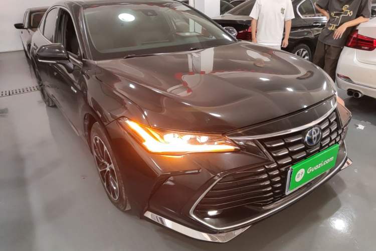 Used Toyota Avalon 2023 Dual-Engine 2.5L Luxury Edition Front Right 45 Deg