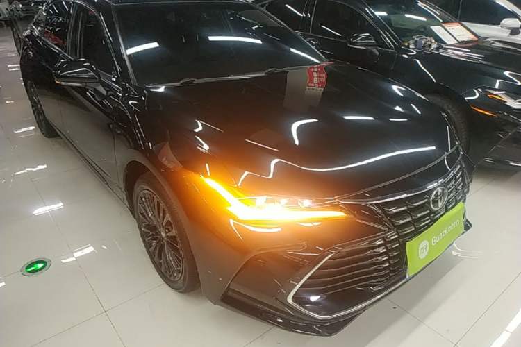Used Toyota Avalon 2023 2.0L XLE Deluxe Edition Front Right 45 Deg
