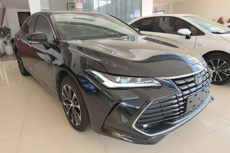 Used Toyota Avalon 2023 Dual-Engine 2.5L Luxury Edition Front Right 45 Deg