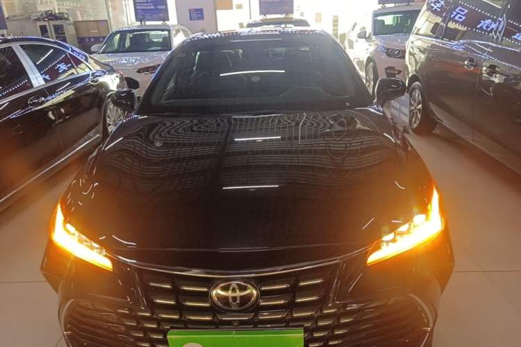 Used Toyota Avalon 2023 2.0L XLE Deluxe Edition Front