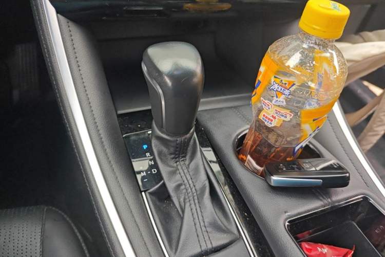 Used Toyota Avalon 2023 2.0L Luxury Edition Gear Lever