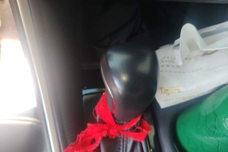 Used Toyota Avalon 2023 2.0L Premium Edition Gear Lever