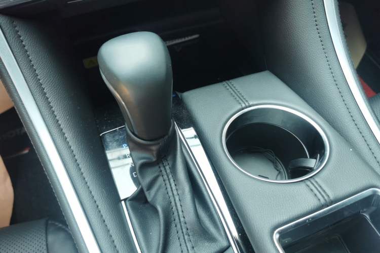 Used Toyota Avalon 2023 2.5L Touring Premium Edition Gear Lever