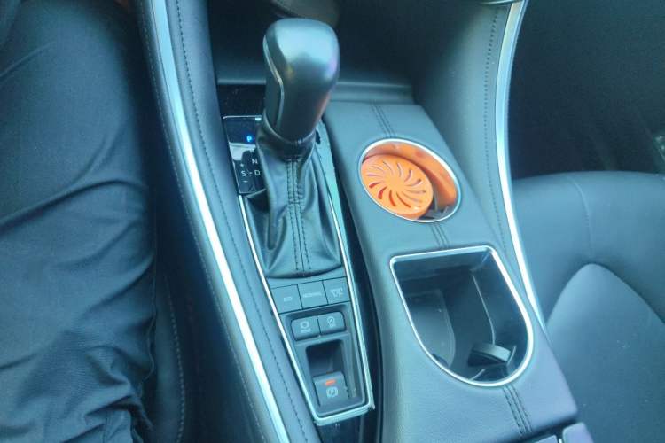 Used Toyota Avalon 2023 2.5L Touring Premium Edition Gear Lever