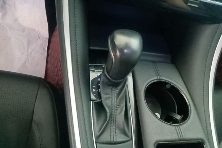 Used Toyota Avalon 2023 2.0L Luxury Edition Gear Lever