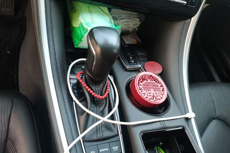 Used Toyota Avalon 2023 2.5L Luxury Edition Gear Lever