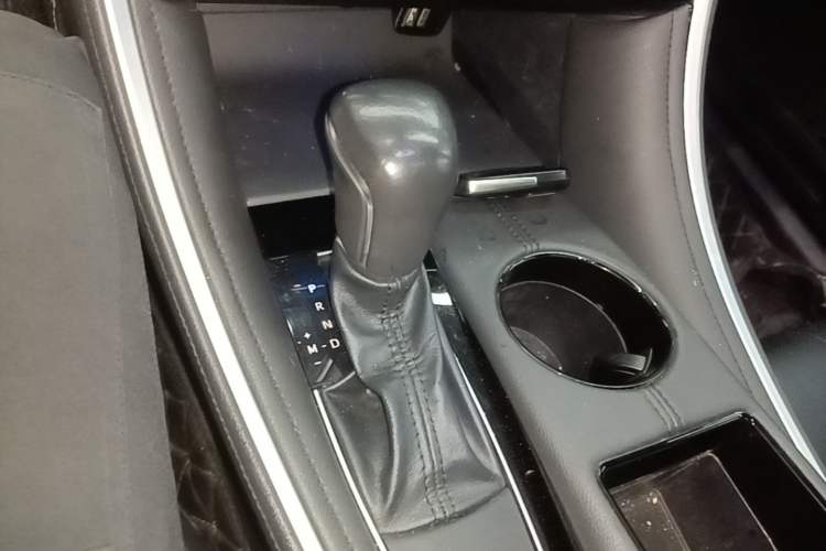 Used Toyota Avalon 2023 2.0L XLE Deluxe Edition Gear Lever