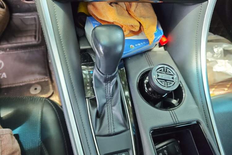 Used Toyota Avalon 2023 2.0L Luxury Edition Gear Lever